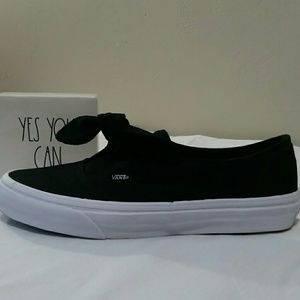 Vans Bow top slip ons